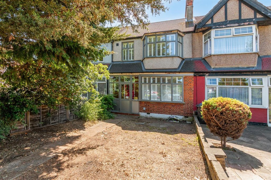 Property photo 1 of 12 External