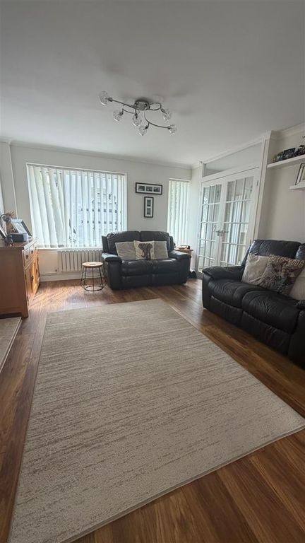 Property photo 3 of 14 53E87E97-E213-4633-9781-F8d95Bf58E09.Jpg