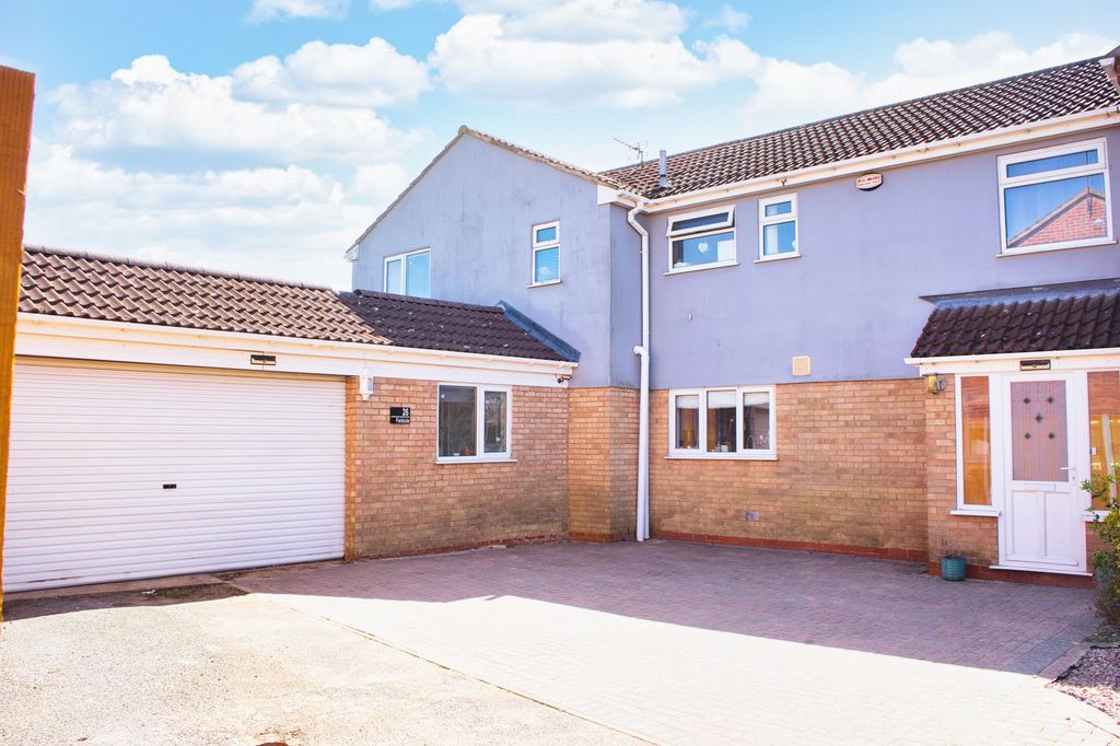 Property photo 3 of 41
