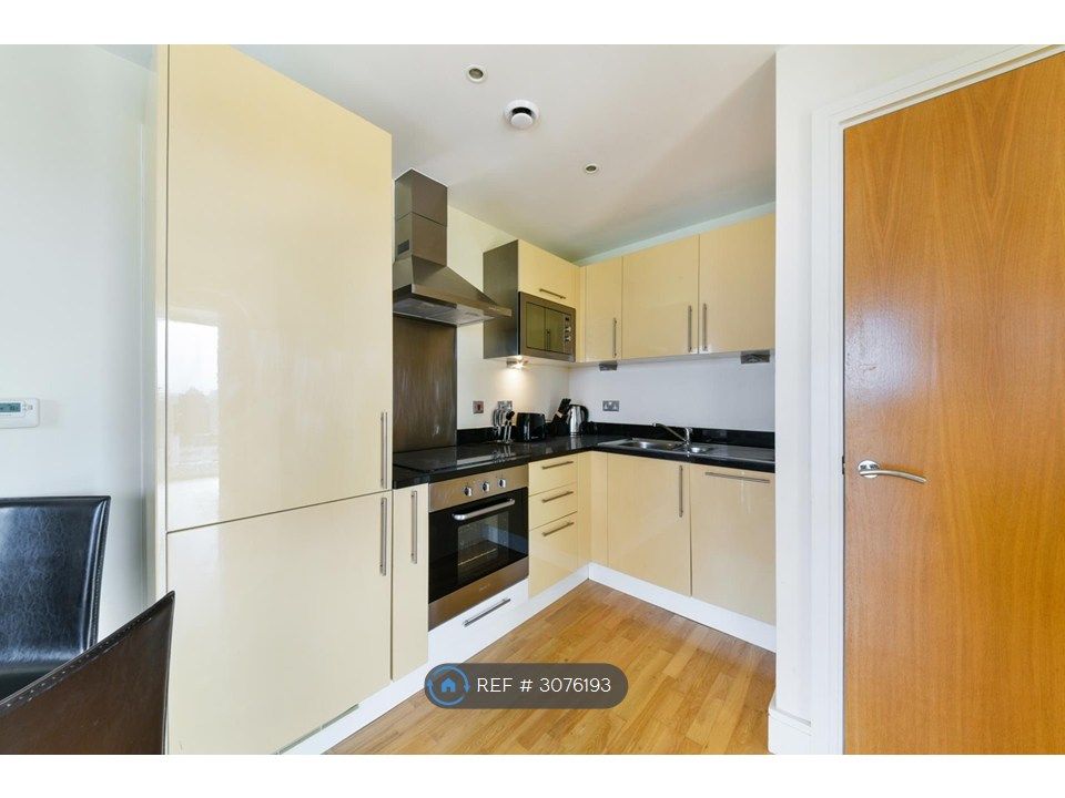 Property photo 3 of 5 Kitchen