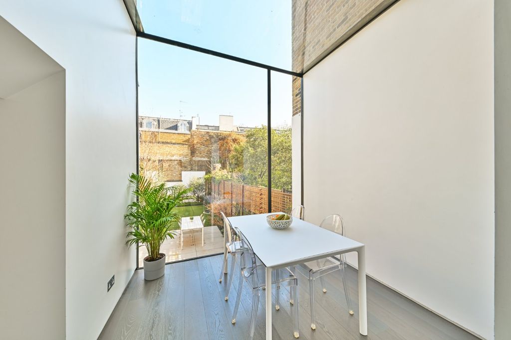 Property photo 2 of 27 Picture No. 13