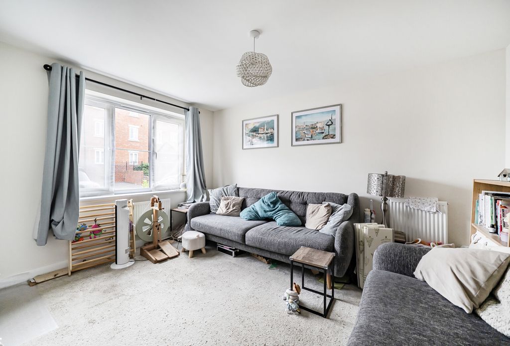 Property photo 3 of 20 1482111-10-6A424E...
