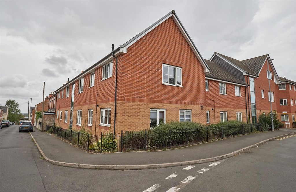 Property photo 1 of 8 Ortonn Place Es 7.Jpg