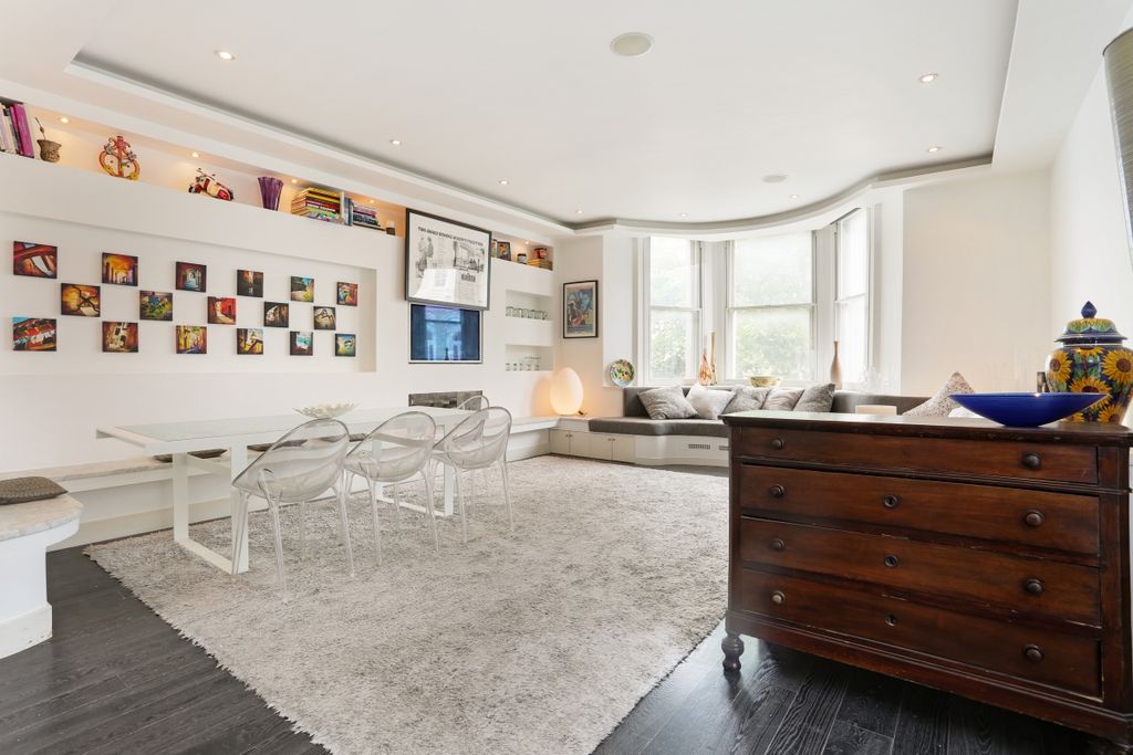 Property photo 1 of 23 Upper Maisonette,...