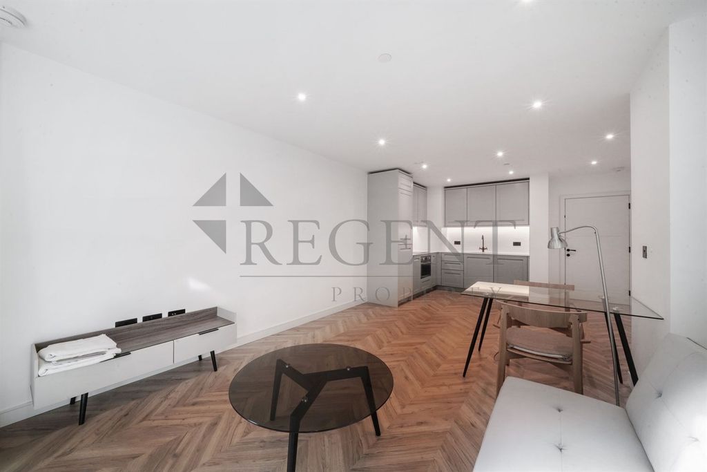 Property photo 3 of 16 Open Plan