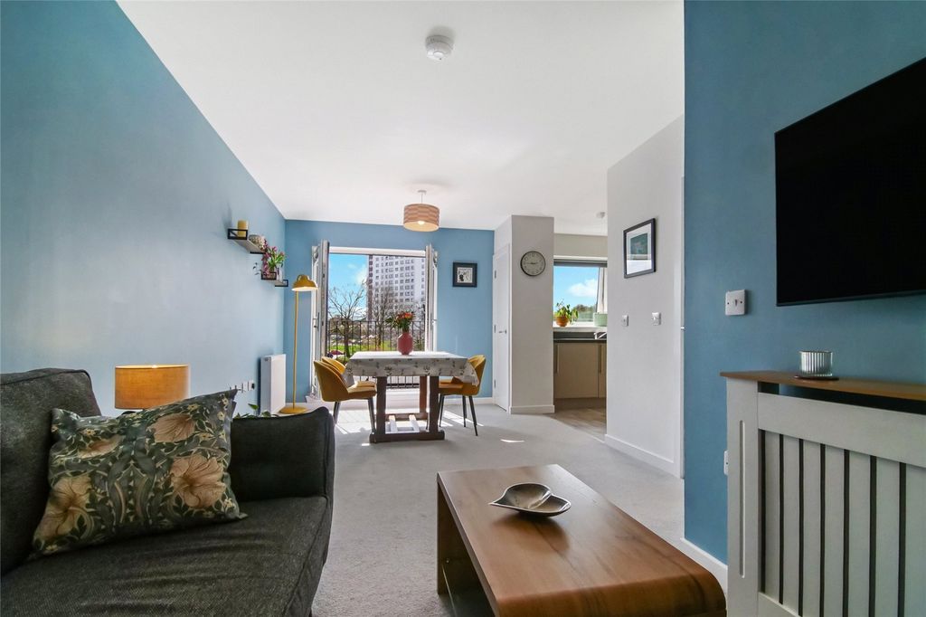 Property photo 3 of 21 Picture No. 05