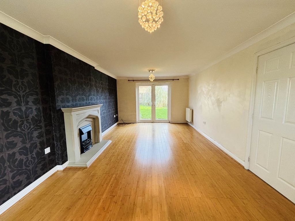 Property photo 2 of 25