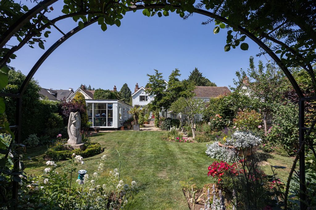 Property photo 3 of 34