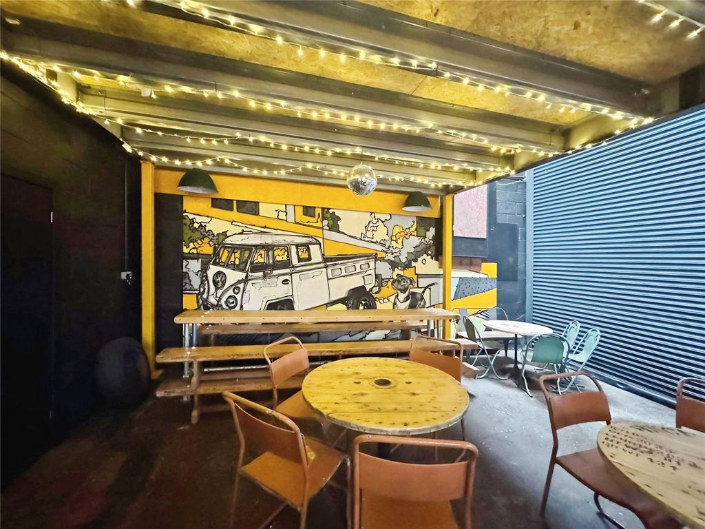 Property photo 3 of 8 Picture No. 06