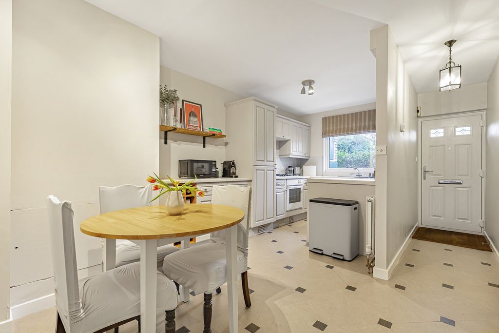 Property photo 3 of 12