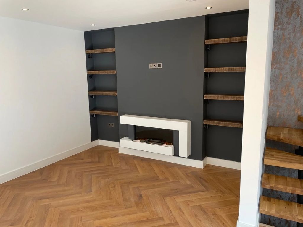 Property photo 3 of 10 52250341-A539-4E1...