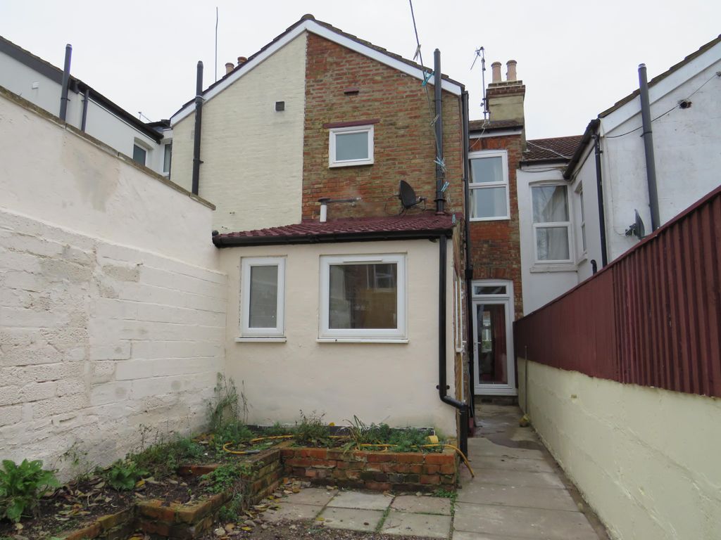 Property photo 2 of 12 Exterior