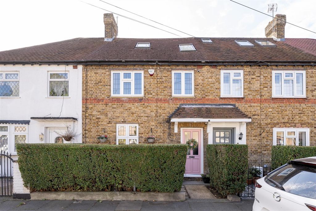 Property photo 1 of 24 Ardleigh Terrace, E17