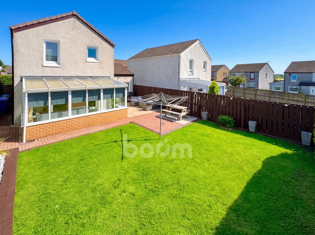 Property photo 3 of 29 Manuel Avenue, Beith Garden Shot