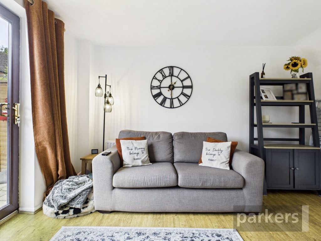 Property photo 3 of 19 Living Room