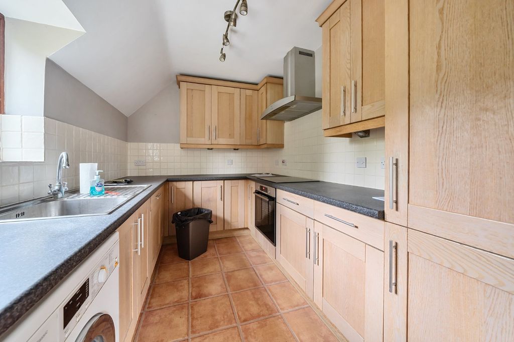 Property photo 2 of 20 Picture No. 23