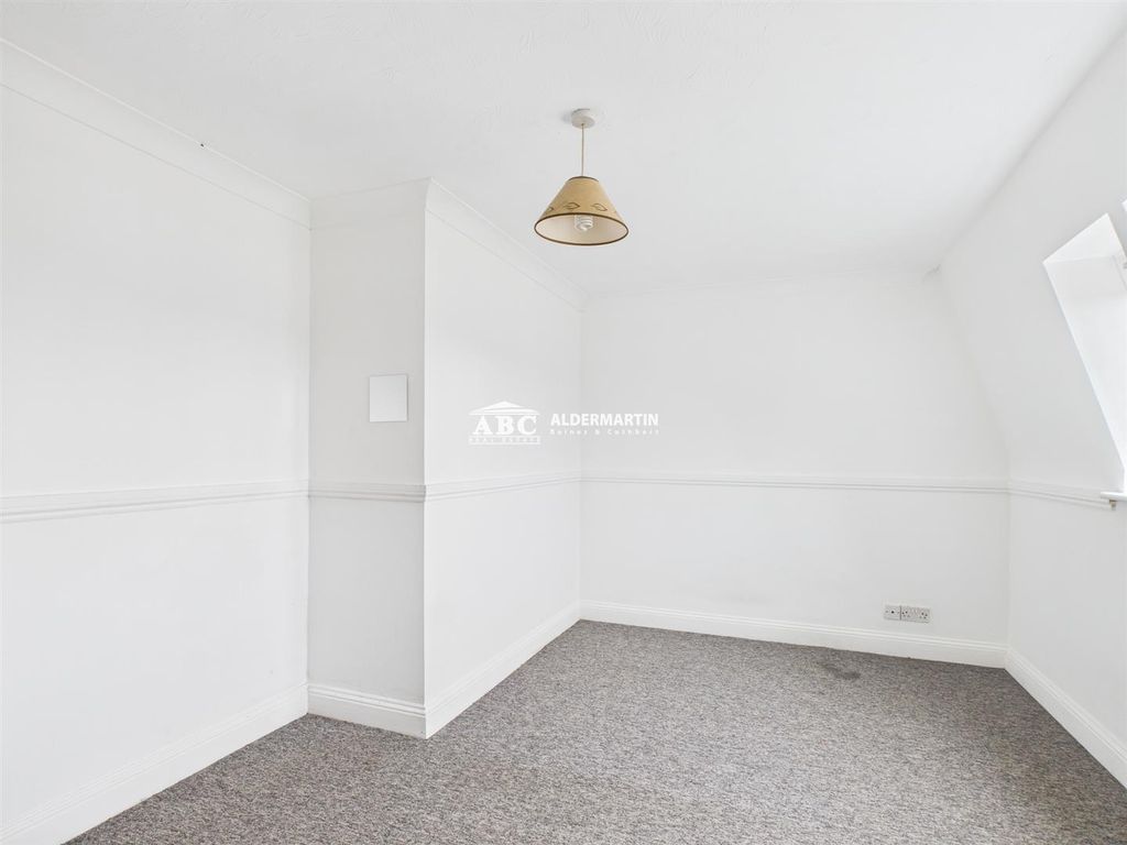 Property photo 2 of 12 Cam03827G0-Pr0096-Still004.Jpg