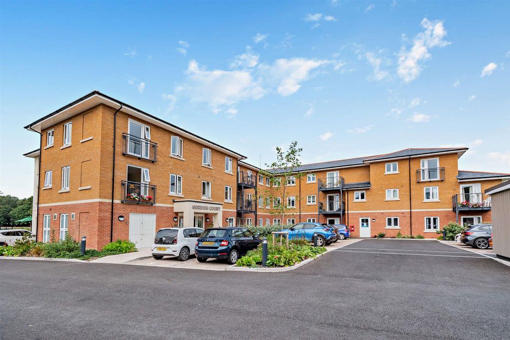 Property photo 1 of 20 Gordon Court