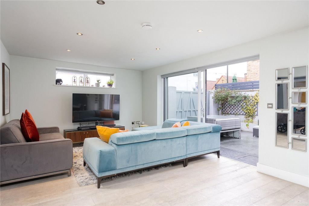 Property photo 3 of 10 Reception Room