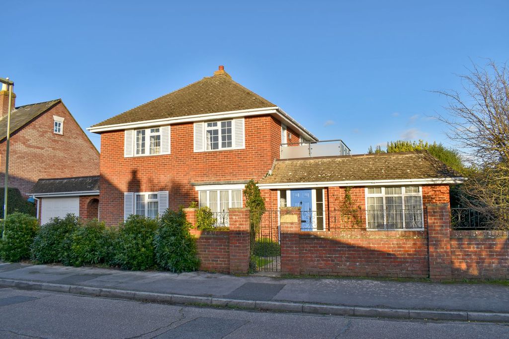 Property photo 1 of 12
