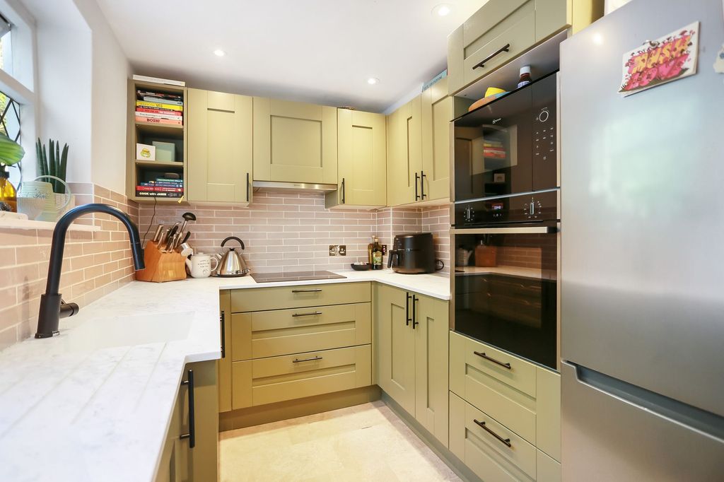 Property photo 3 of 22