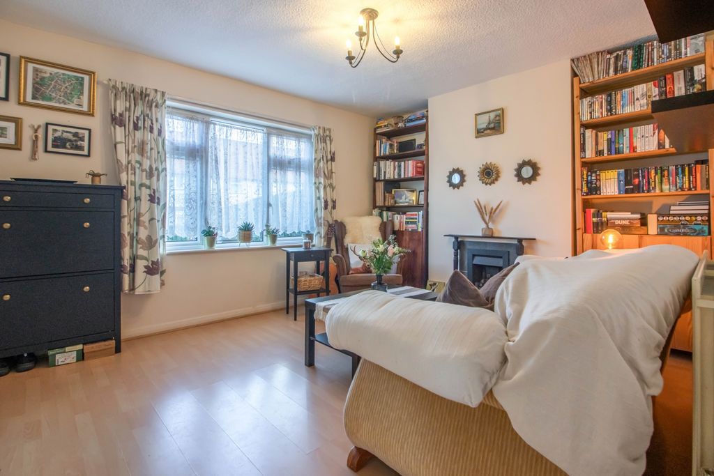 Property photo 3 of 11 Manton-02