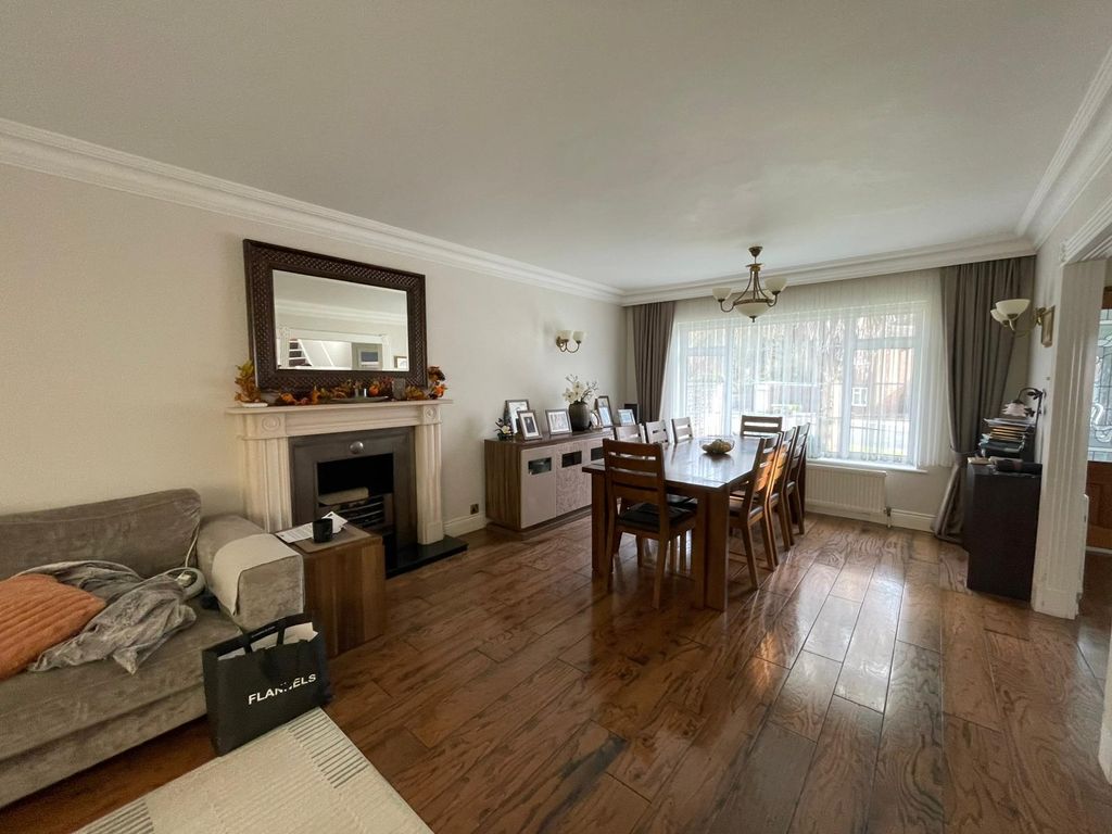 Property photo 3 of 35 Photo 10