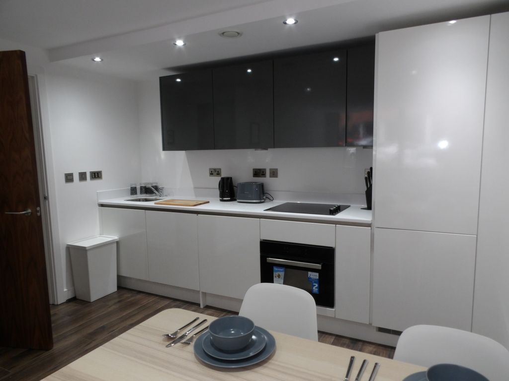 Property photo 3 of 9 Kitchen