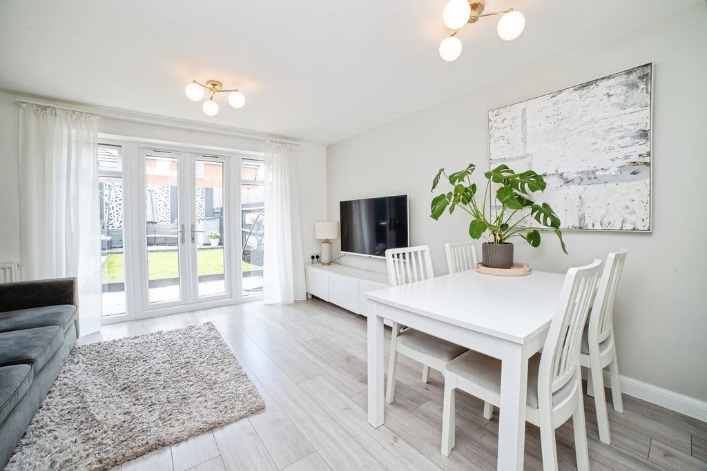 Property photo 3 of 18 Pbox-Img.Jpg