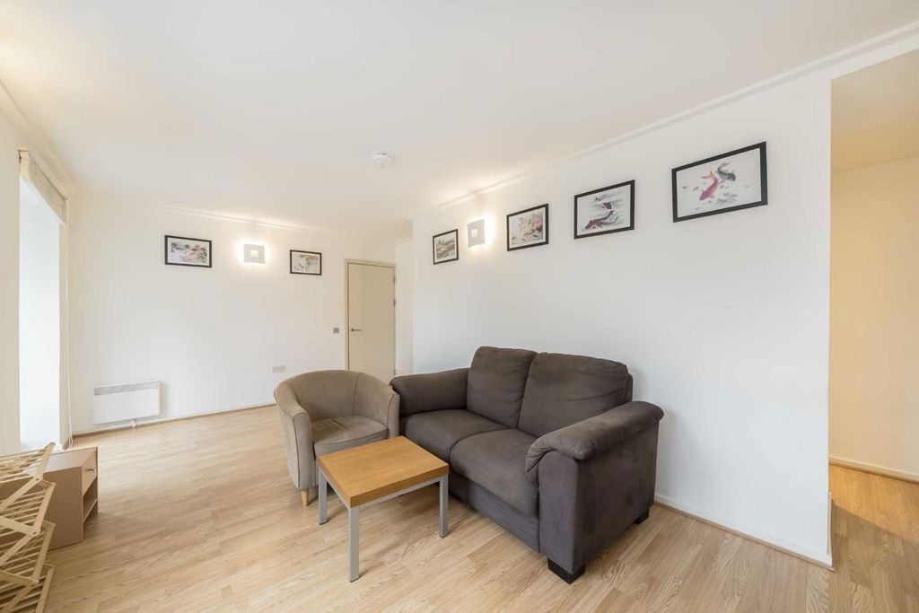 Property photo 2 of 5