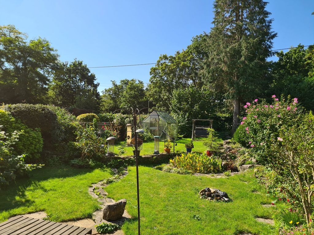 Property photo 2 of 21