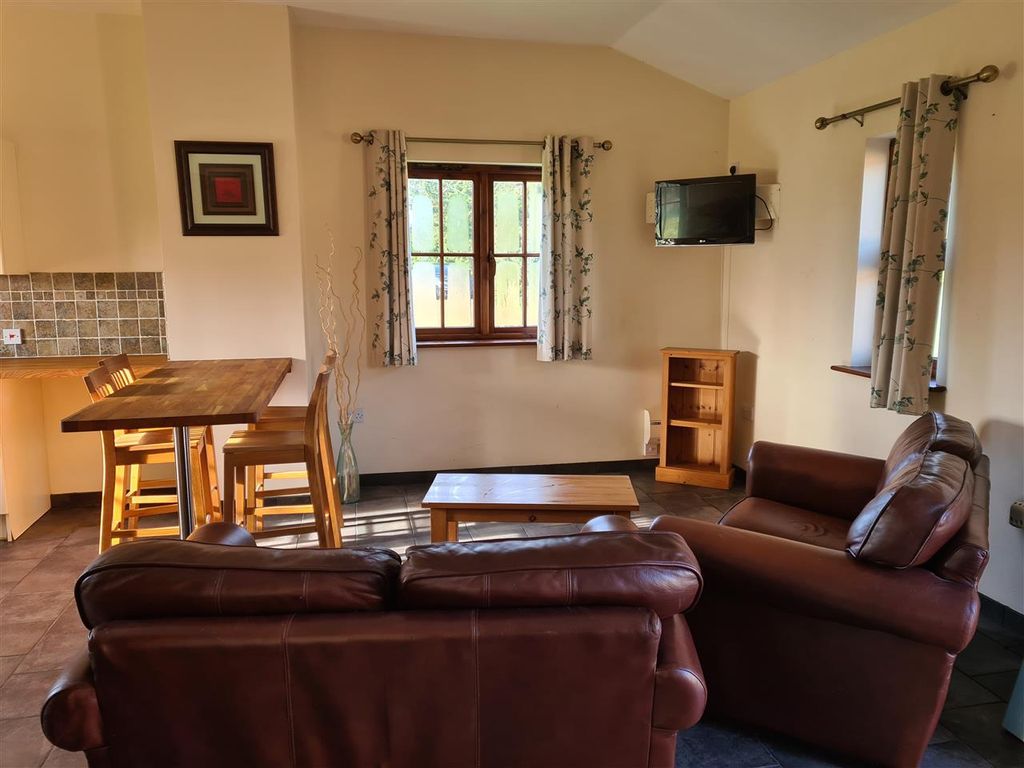 Property photo 3 of 8