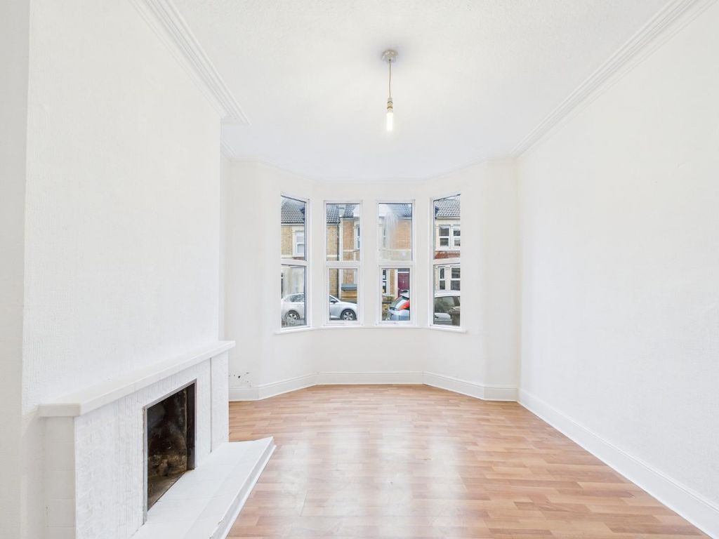 Property photo 3 of 27 Cam01530G0-Pr0371-Still002.Jpg