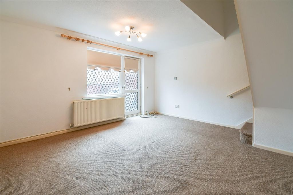 Property photo 2 of 14 Living / Dining Room