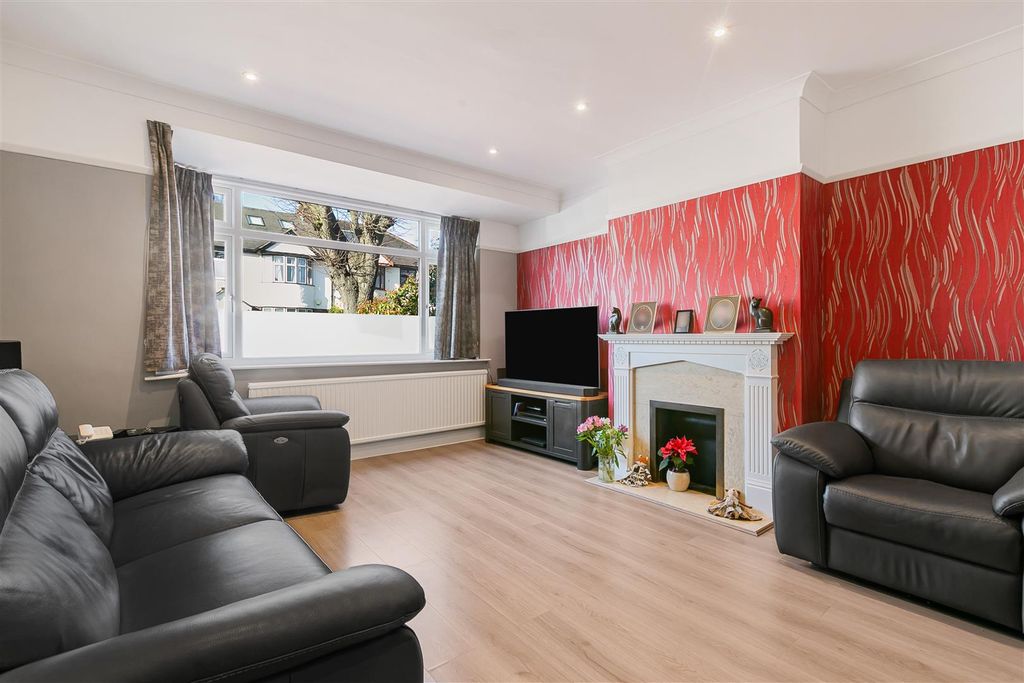 Property photo 2 of 15 34_74081.Jpg