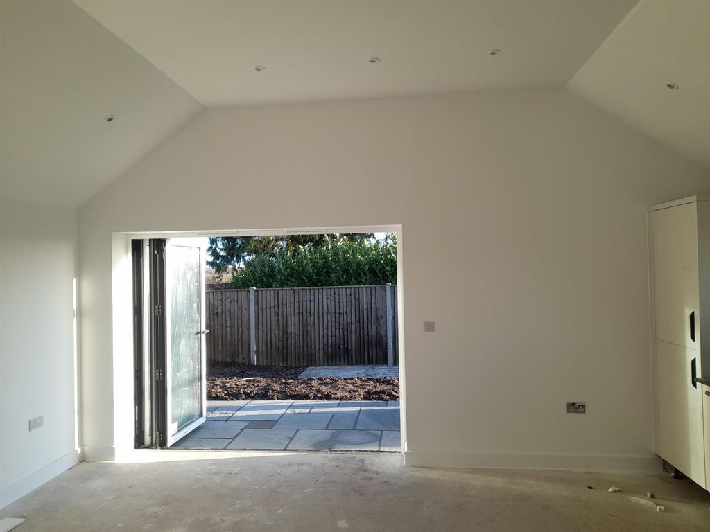 Property photo 3 of 11 20251204_144812.Jpg