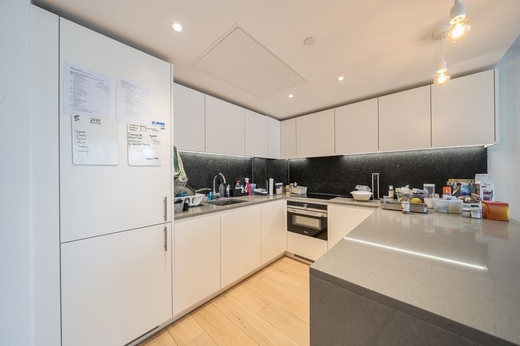 Property photo 2 of 16 1361692-13-68dc2A...