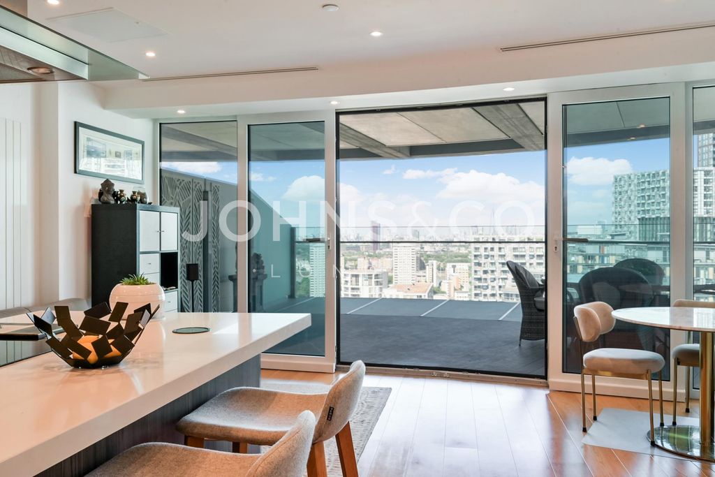 Property photo 3 of 8