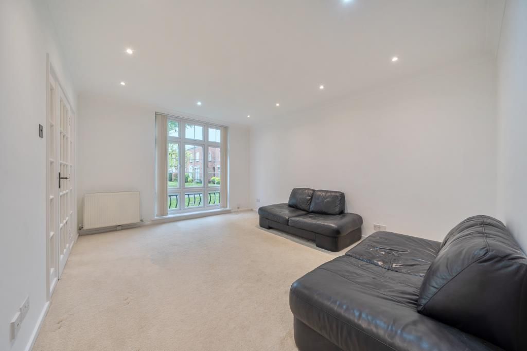 Property photo 3 of 22 Living Room