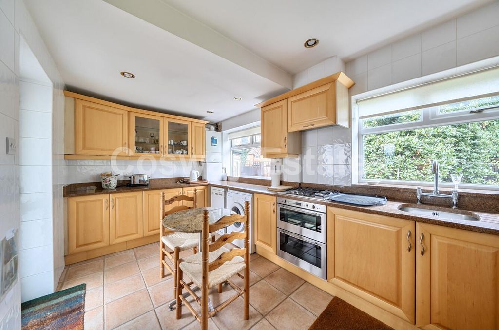 Property photo 2 of 22 19A0c5Ca-93B4-4166-Bea3-1d4945F49d84.Jpg