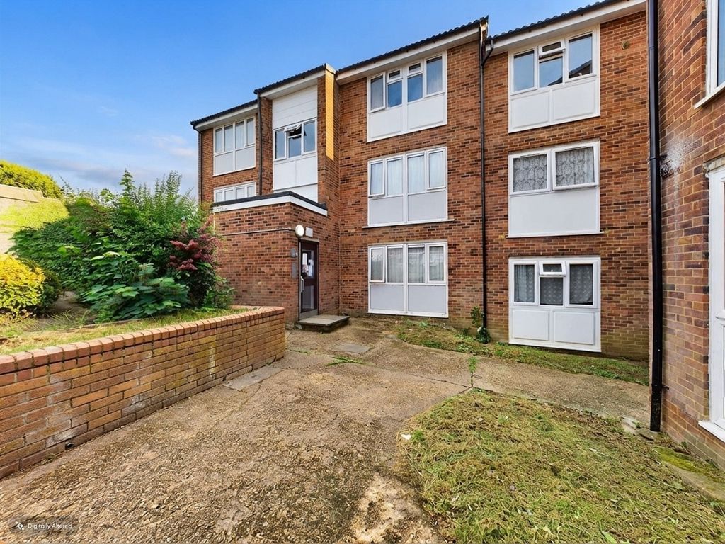 Property photo 1 of 9 5443941