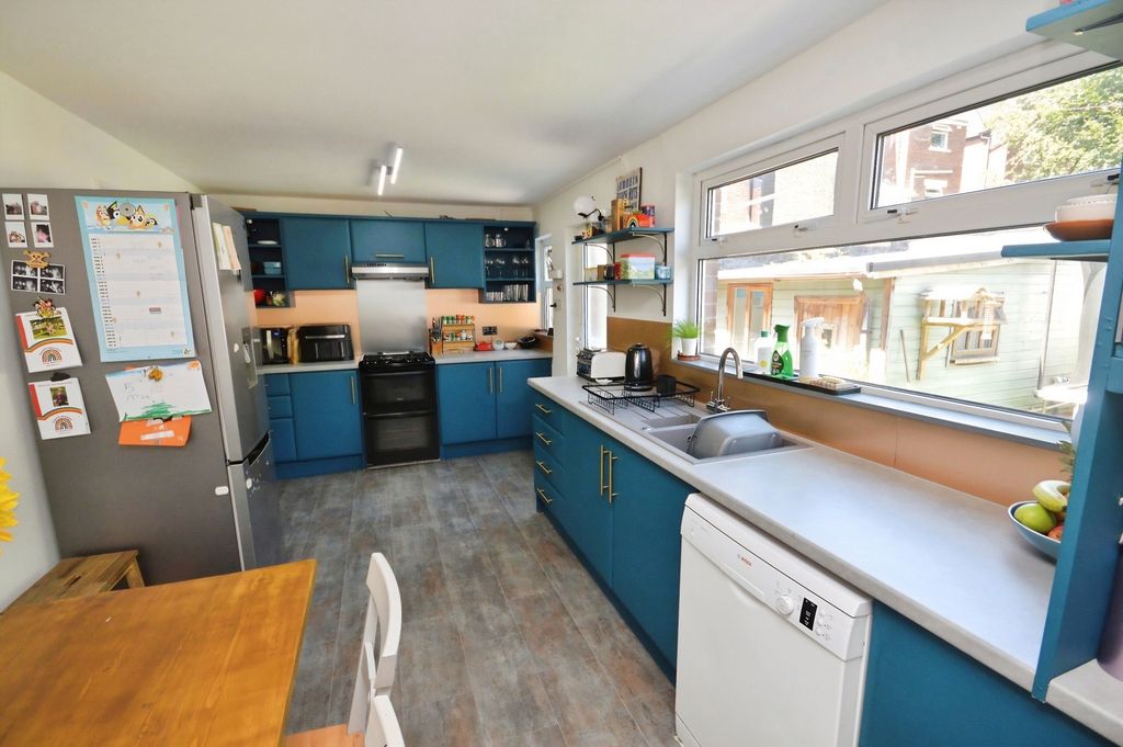 Property photo 3 of 20 Pbox-Img.Jpg