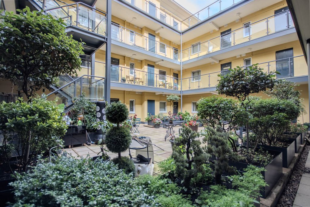 Property photo 1 of 27