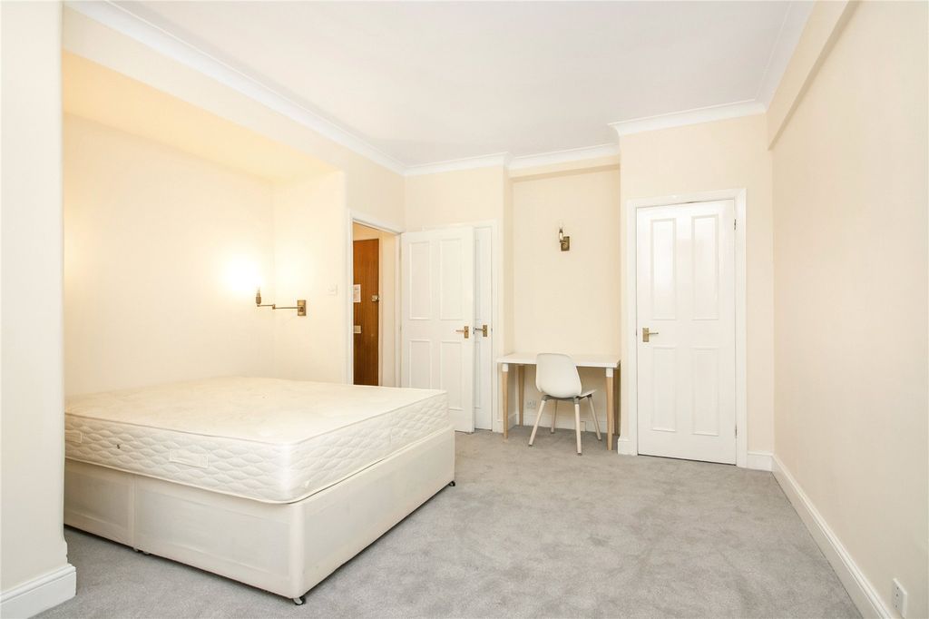 Property photo 1 of 13 Studio