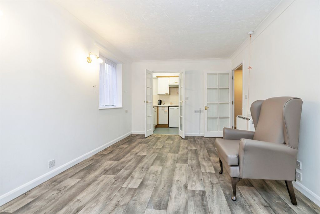 Property photo 2 of 12