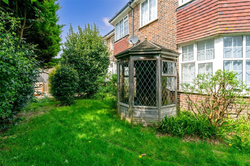 Property photo 2 of 19 Picture No. 17
