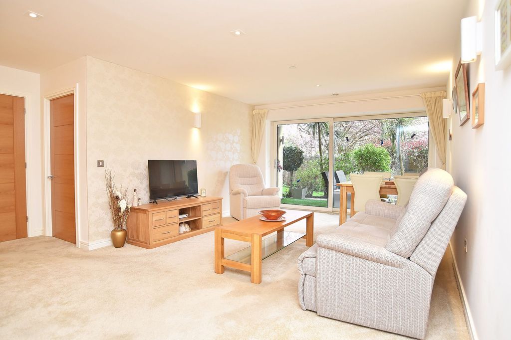 Property photo 3 of 19