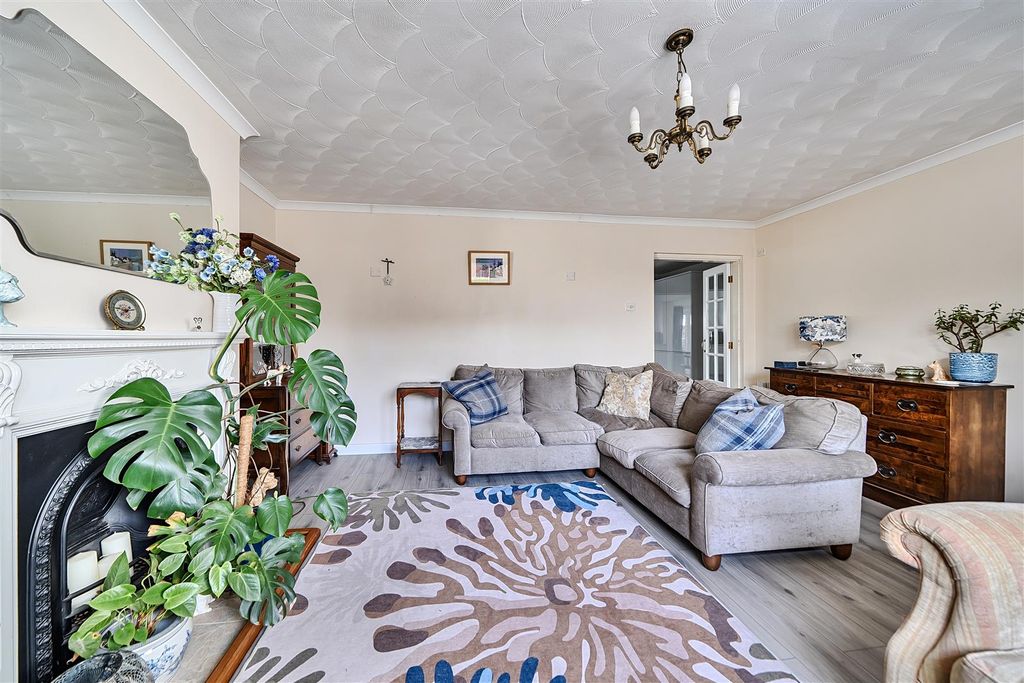 Property photo 2 of 26 1431780-14-69c17139A5Fc8.Jpg