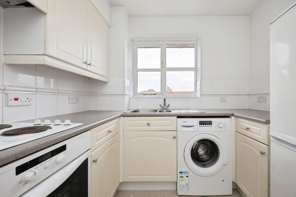 Property photo 2 of 14