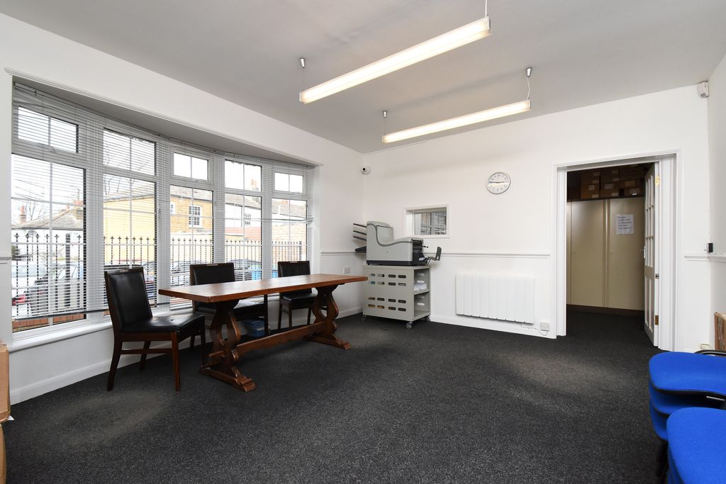 Property photo 2 of 9